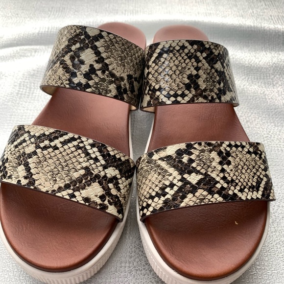 Mia girl Snake print Women’s sandal size:6,6.5,7, 7.5,8, 8.5,9, 9.5, 10 Various - Picture 8 of 14